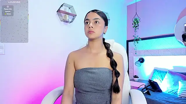 Snapshot of Bella_walker_ chatting on February 4, 2026, 8:15 pm Bella walker online show from February 4, 2026, 8:15 pm