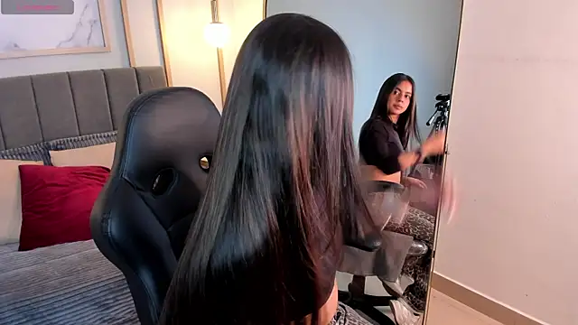 Bella walker  online show from March 2, 2026, 8:27 pm