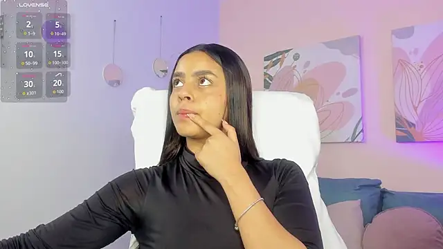 Snapshot of Bella_walker_ chatting on January 13, 2026, 8:13 pm Bella walker online show from January 13, 2026, 8:13 pm