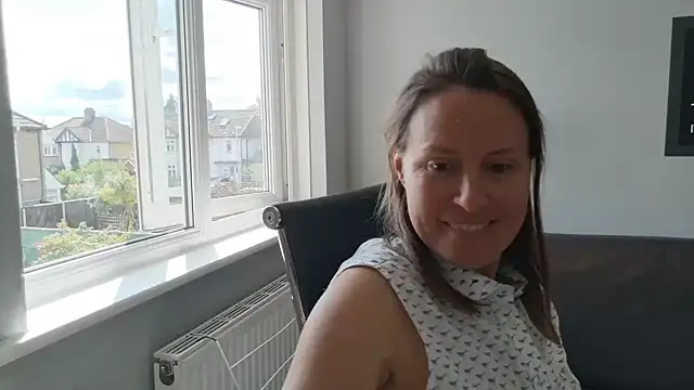 Snapshot of eatmypie69 chatting on July 1, 2026, 8:47 am eatmypie69 online show from July 1, 2026, 8:47 am
