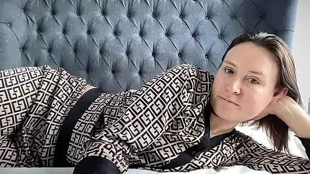 Snapshot of eatmypie69 chatting on November 10, 2025, 11:59 am eatmypie69 online show from November 10, 2025, 11:59 am