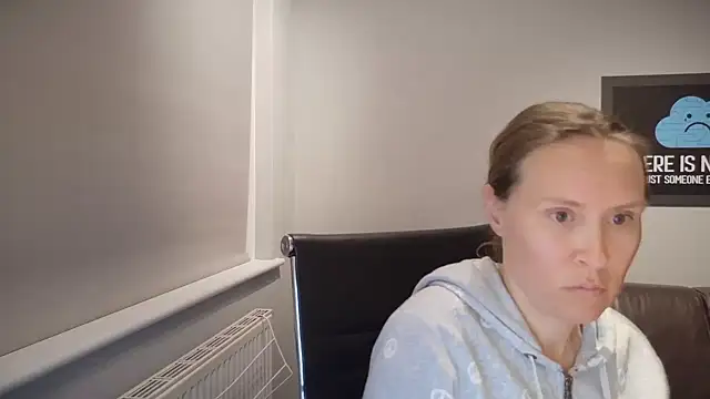 eatmypie69 online show from April 15, 2026, 8:09 pm