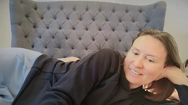 eatmypie69 online show from April 7, 2026, 9:00 am