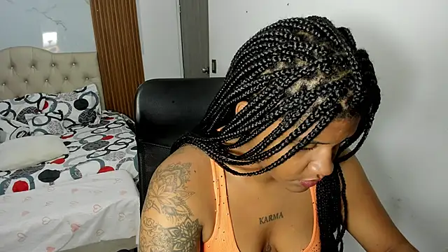 Snapshot of ZahraRose chatting on May 1, 2026, 9:09 pm ZahraRose online show from May 1, 2026, 9:09 pm