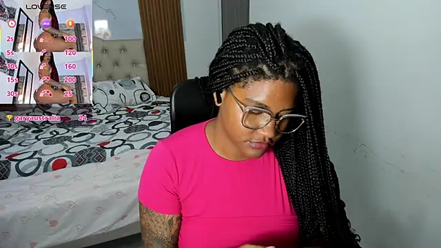 Snapshot of ZahraRose chatting on May 19, 2026, 1:56 am ZahraRose online show from May 19, 2026, 1:56 am