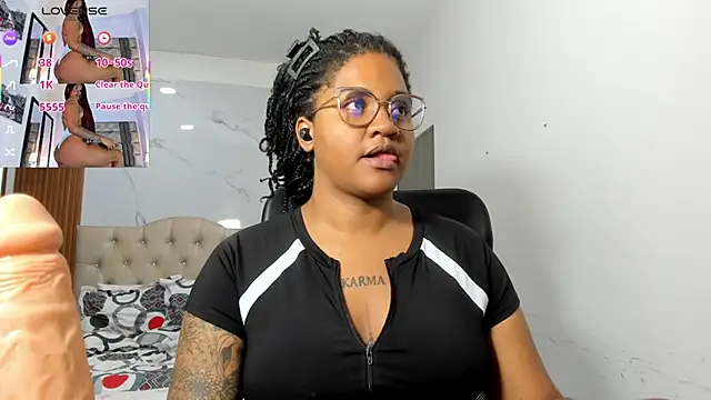 Snapshot of ZahraRose chatting on June 1, 2026, 8:41 pm ZahraRose online show from June 1, 2026, 8:41 pm