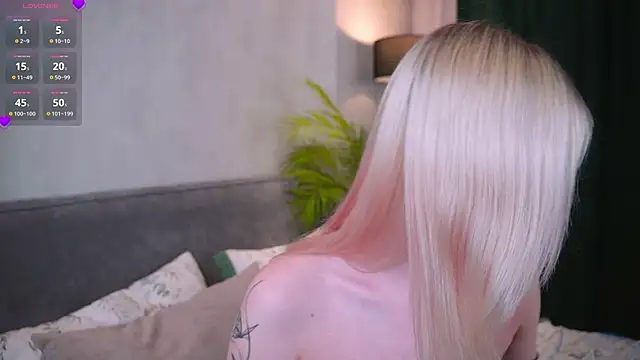 Snapshot of EdlaHewell chatting on March 17, 2026, 1:19 am EdlaHewell online show from March 17, 2026, 1:19 am