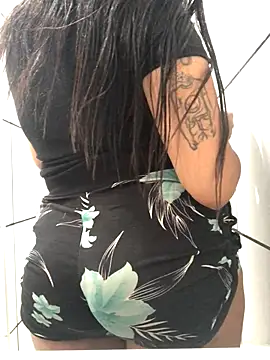 Snapshot of gatinha_18 chatting on November 4, 2025, 1:15 pm gatinha 18 online show from November 4, 2025, 1:15 pm