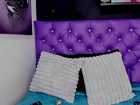 Snapshot of angellyhorny chatting on June 5, 2026, 4:45 pm angellyhorny online show from June 5, 2026, 4:45 pm