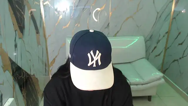 Snapshot of melany_rouse18 chatting on November 19, 2025, 3:34 pm melany rouse18 online show from November 19, 2025, 3:34 pm