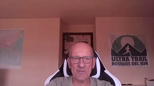 llopaco online show from November 1, 2025, 10:42 am