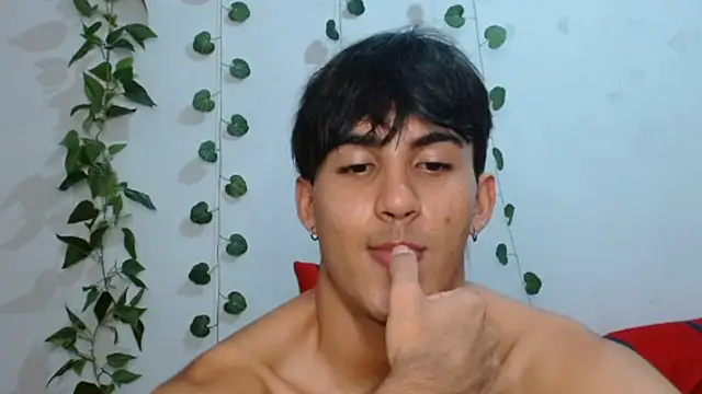 neithanzynxx online show from February 26, 2025, 10:47 pm