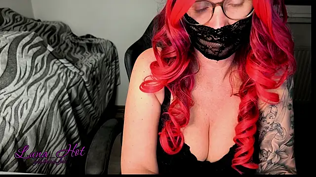 Snapshot of Lunalein chatting on April 1, 2026, 7:22 pm Lunalein online show from April 1, 2026, 7:22 pm