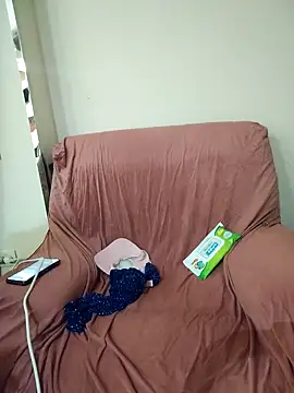 Loly2025 online show from March 6, 2025, 10:15 pm