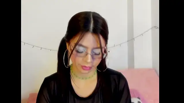 Snapshot of Danna_Myst chatting on October 24, 2025, 11:15 pm Danna Myst online show from October 24, 2025, 11:15 pm