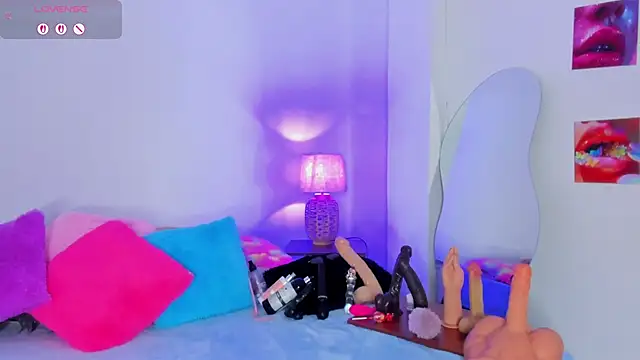 naomy 68 online show from November 5, 2025, 3:09 am