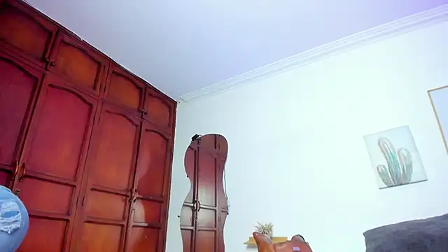 naomy 68 online show from March 15, 2025, 7:59 pm