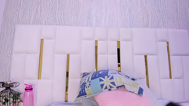 Snapshot of hillary_uckerman_ chatting on January 12, 2026, 11:39 am hillary uckerman online show from January 12, 2026, 11:39 am