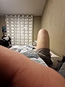 Snapshot of DerechteJunge chatting on February 26, 2025, 8:36 pm DerechteJunge online show from February 26, 2025, 8:36 pm