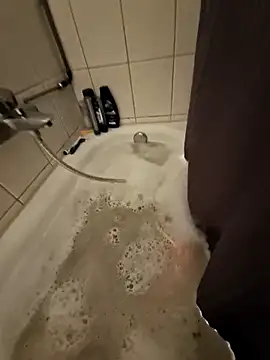 Snapshot of DerechteJunge chatting on February 11, 2026, 8:20 pm DerechteJunge online show from February 11, 2026, 8:20 pm