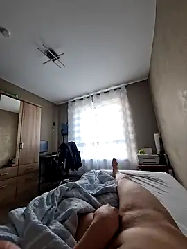 Snapshot of DerechteJunge chatting on March 9, 2025, 7:01 am DerechteJunge online show from March 9, 2025, 7:01 am