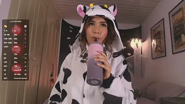 Snapshot of mmycaliope chatting on October 30, 2025, 11:12 pm mmycaliope online show from October 30, 2025, 11:12 pm