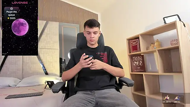 Snapshot of JacobRoberts1 chatting on December 4, 2025, 8:19 pm JacobRoberts1 online show from December 4, 2025, 8:19 pm