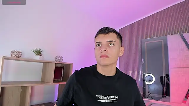 Snapshot of JacobRoberts1 chatting on November 28, 2025, 8:20 pm JacobRoberts1 online show from November 28, 2025, 8:20 pm