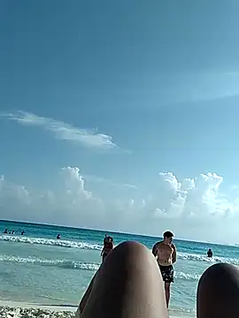 Snapshot of LOLAPONCE chatting on February 14, 2025, 9:43 pm LOLAPONCE online show from February 14, 2025, 9:43 pm