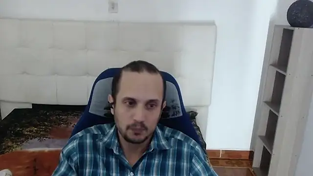 JhonTorres018 online show from November 21, 2025, 9:41 am