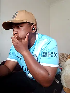 bosszonke123 online show from May 5, 2026, 8:06 am
