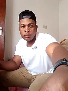 bosszonke123 online show from April 23, 2026, 10:44 am