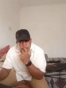 bosszonke123 online show from May 17, 2026, 2:06 pm