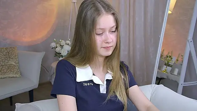 EveMundie online show from April 1, 2026, 12:17 pm