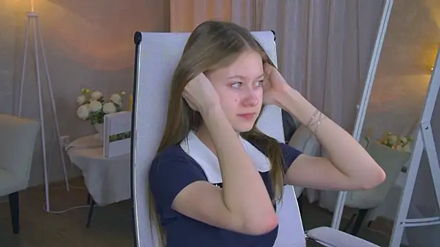 Snapshot of EveMundie chatting on February 11, 2026, 6:46 am EveMundie online show from February 11, 2026, 6:46 am