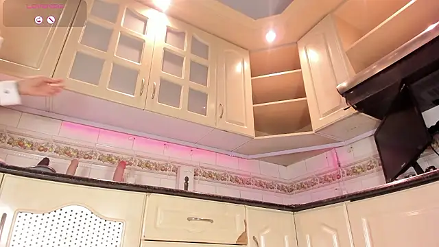 AnahisBennett online show from February 20, 2026, 6:26 am