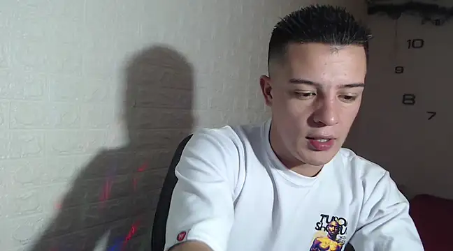 CamiloBeltran  online show from March 22, 2025, 6:25 pm