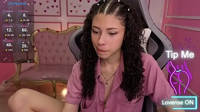 Snapshot of danatella_a chatting on November 18, 2025, 2:49 am danatella a online show from November 18, 2025, 2:49 am