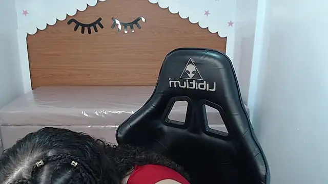 Snapshot of danatella_a chatting on October 11, 2025, 12:50 pm danatella a online show from October 11, 2025, 12:50 pm