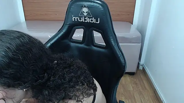 Snapshot of danatella_a chatting on October 15, 2025, 1:30 pm danatella a online show from October 15, 2025, 1:30 pm