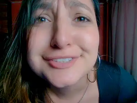 Snapshot of Daianna_m_ chatting on May 5, 2026, 5:49 pm Daianna m online show from May 5, 2026, 5:49 pm