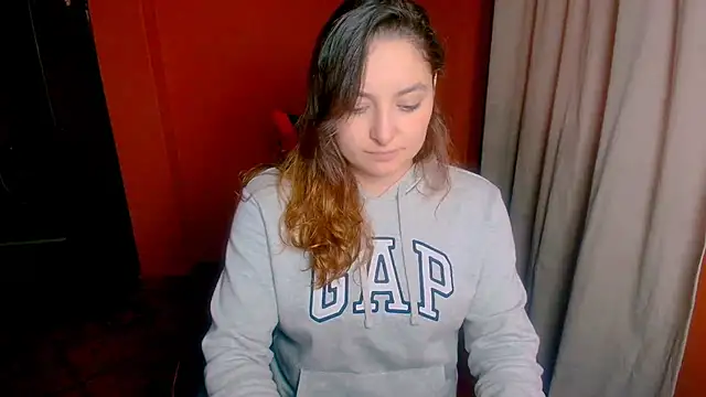 Snapshot of Daianna_m_ chatting on April 24, 2026, 8:11 pm Daianna m online show from April 24, 2026, 8:11 pm