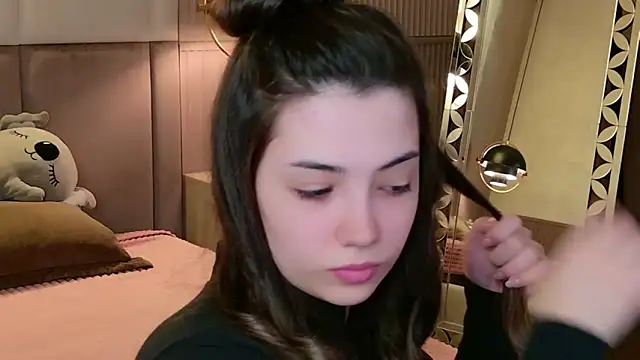 Snapshot of Alice_Deleon chatting on February 15, 2026, 10:47 am Alice Deleon online show from February 15, 2026, 10:47 am
