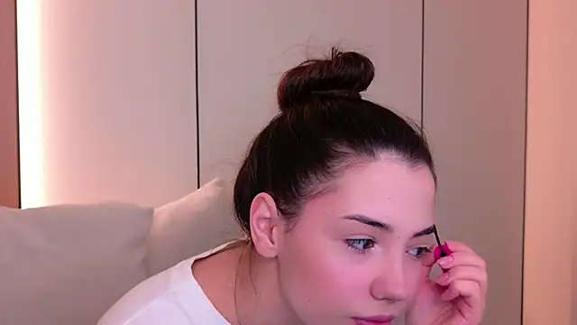 Snapshot of Alice_Deleon chatting on April 16, 2026, 11:11 am Alice Deleon online show from April 16, 2026, 11:11 am