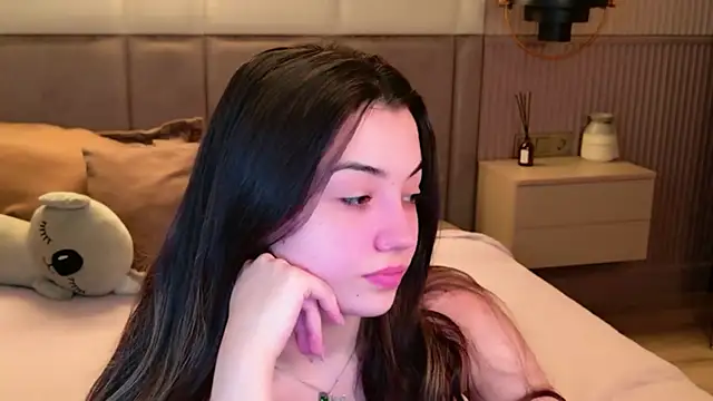 Alice Deleon online show from November 16, 2025, 10:53 am