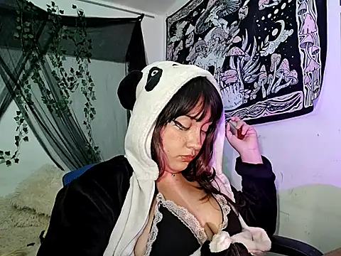 Snapshot of blue_katt chatting on March 21, 2025, 8:28 am blue katt online show from March 21, 2025, 8:28 am