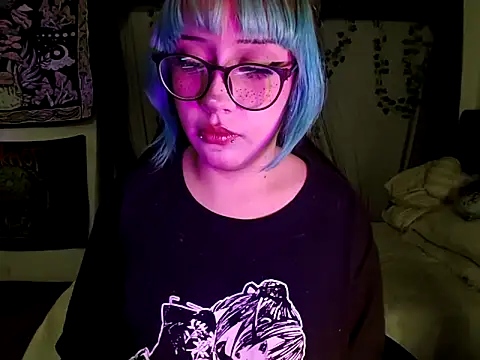 Snapshot of blue_katt chatting on September 29, 2025, 10:04 pm blue katt online show from September 29, 2025, 10:04 pm