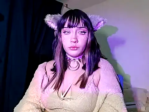 Snapshot of blue_katt chatting on March 10, 2025, 7:44 am blue katt online show from March 10, 2025, 7:44 am