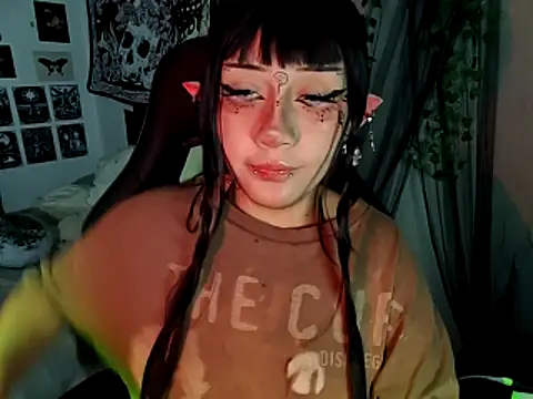 Snapshot of blue_katt chatting on November 10, 2025, 10:15 pm blue katt online show from November 10, 2025, 10:15 pm