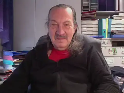 HMStraps01 online show from December 10, 2024, 11:00 am